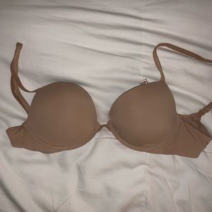 Tan VS Bra